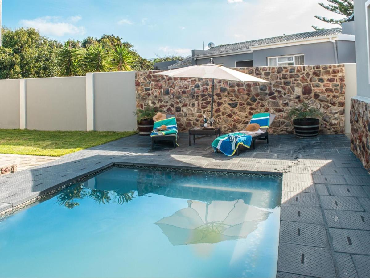 Elizabeth House Hotel Hermanus Bagian luar foto