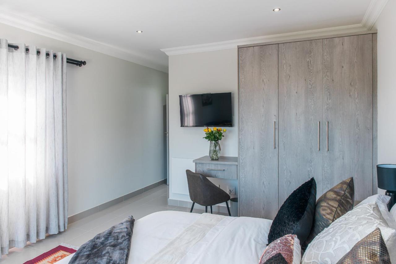 Elizabeth House Hotel Hermanus Bagian luar foto