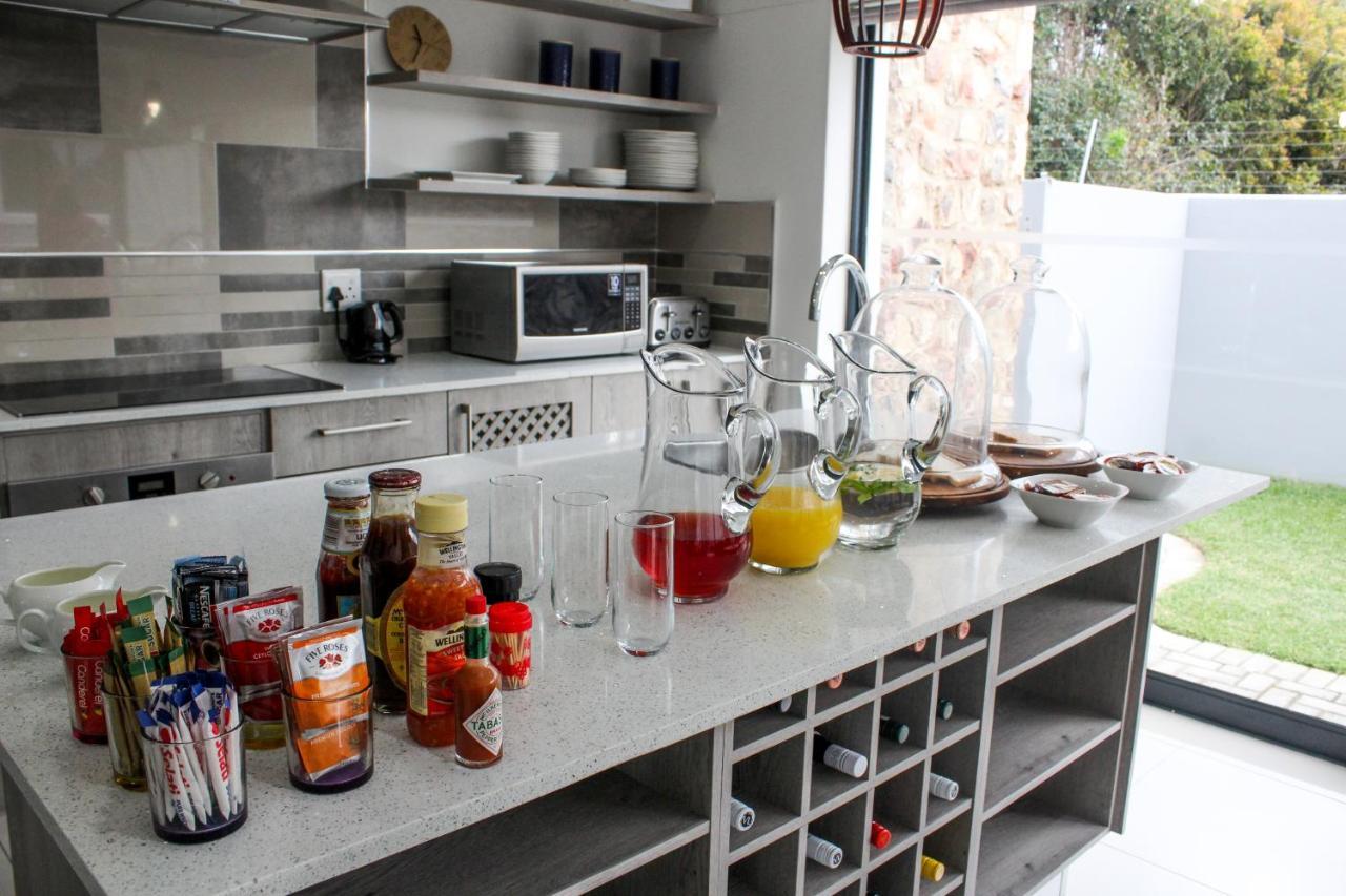 Elizabeth House Hotel Hermanus Bagian luar foto
