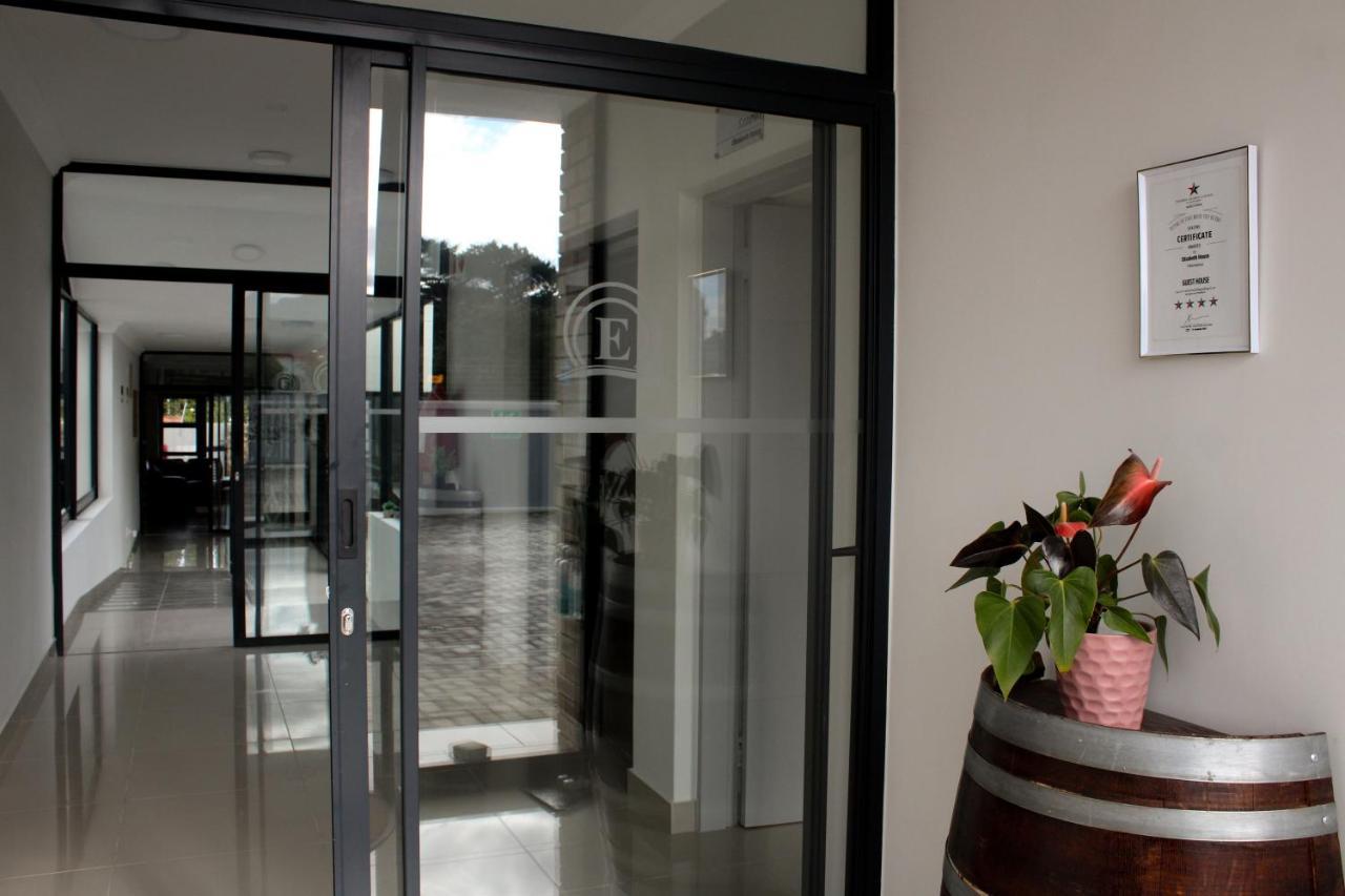 Elizabeth House Hotel Hermanus Bagian luar foto